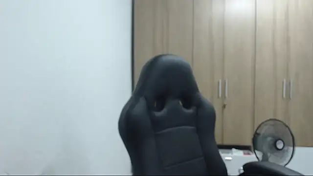 Snapshot of RoxanaLove9 chatting on September 24, 11:52 pm RoxanaLove9 online show from September 24, 11:52 pm