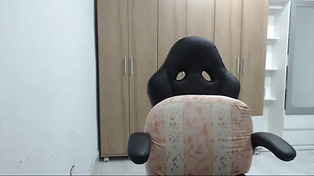 RoxanaLove9 online show from November 8, 1:28 am