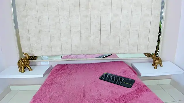 Annie9  online show from February 20, 3:23 am