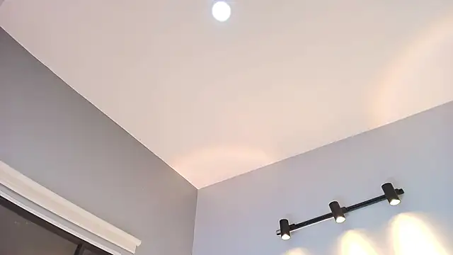 Annie9  online show from September 13, 4:34 am