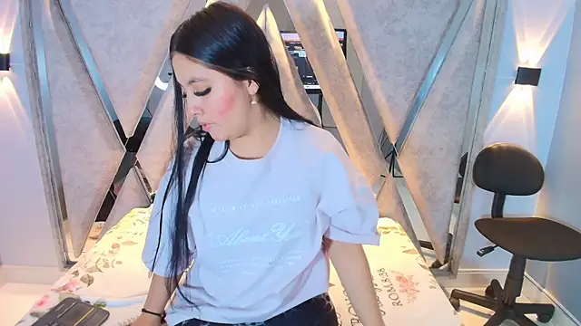 Annie9  online show from October 10, 4:55 am