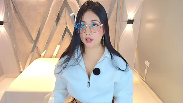 Annie9  online show from January 9, 3:31 am