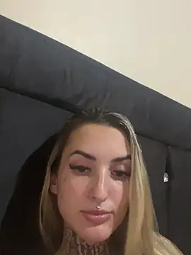 hotskinny1 online show from February 27, 12:10 am