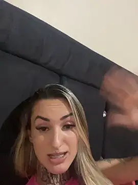 hotskinny1 online show from March 3, 3:52 am