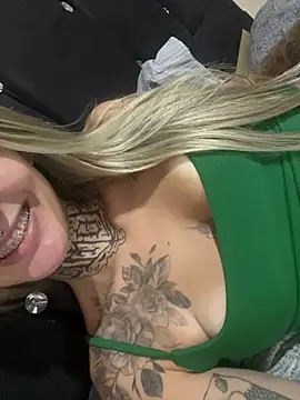 hotskinny1 online show from March 8, 4:56 am