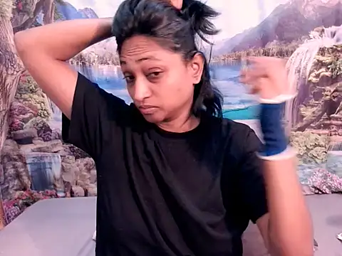 Snapshot of indianspicey chatting on November 10, 4:55 am indianspicey online show from November 10, 4:55 am