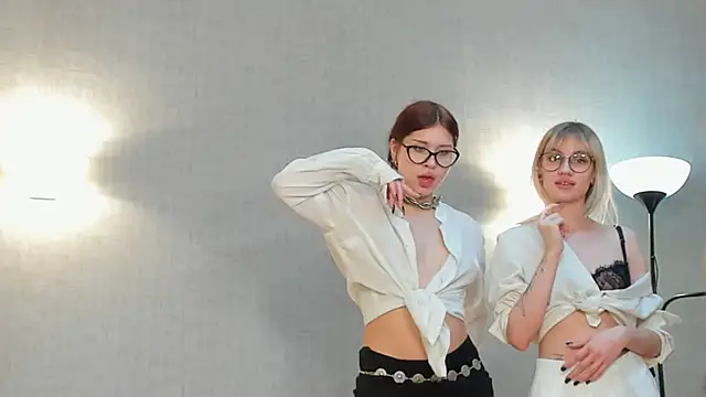 Snapshot of lina_x_x chatting on March 1, 10:45 am lina x x online show from March 1, 10:45 am