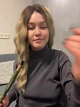 KikiWatson online show from December 15, 11:12 am