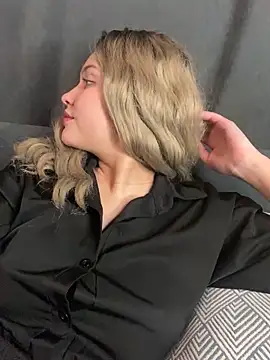 KikiWatson online show from December 29, 1:28 pm