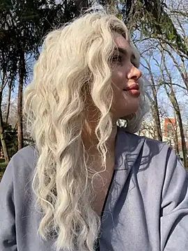 KikiWatson online show from January 8, 8:06 am