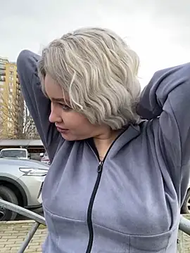 KikiWatson online show from January 8, 11:10 am