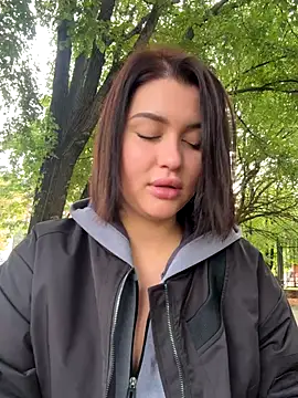 KikiWatson online show from September 19, 6:04 am