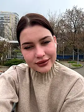 KikiWatson online show from November 10, 7:07 am