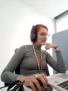 Snapshot of your_red_rose_ chatting on January 29, 3:58 pm your red rose online show from January 29, 3:58 pm