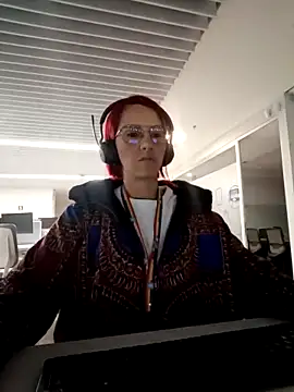 Snapshot of your_red_rose_ chatting on March 12, 11:42 am your red rose online show from March 12, 11:42 am