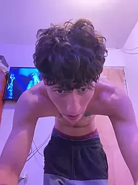 Snapshot of LatinBoysxxx chatting on December 5, 10:12 pm LatinBoysxxx online show from December 5, 10:12 pm