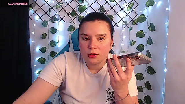 Snapshot of Nika_1_ chatting on April 25, 3:31 am Nika 1 online show from April 25, 3:31 am
