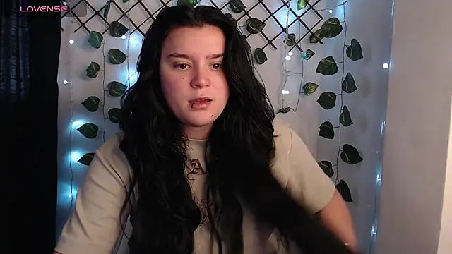 Snapshot of Nika_1_ chatting on May 2, 9:42 pm Nika 1 online show from May 2, 9:42 pm