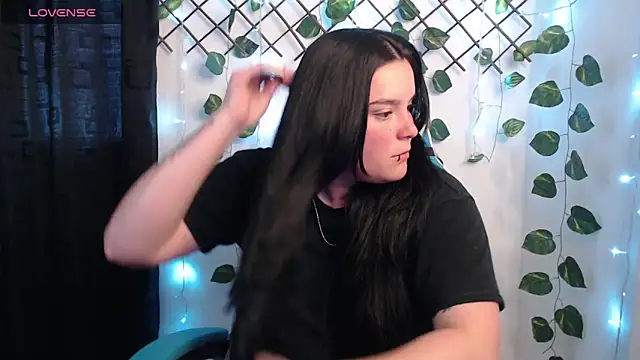 Snapshot of Nika_1_ chatting on May 8, 9:42 pm Nika 1 online show from May 8, 9:42 pm