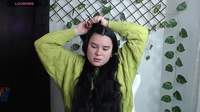 Snapshot of Nika_1_ chatting on June 1, 12:23 am Nika 1 online show from June 1, 12:23 am