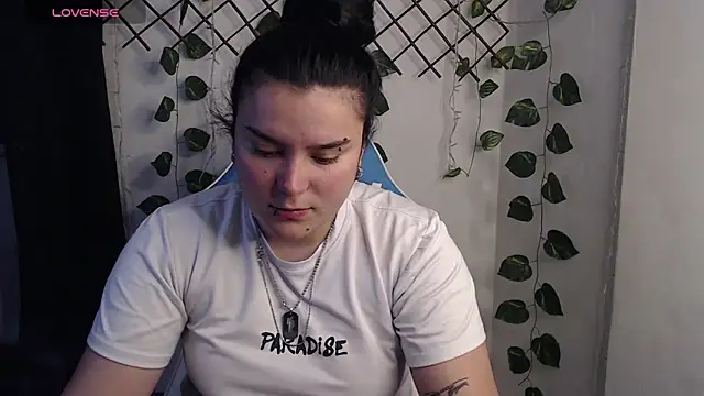Snapshot of Nika_1_ chatting on June 10, 12:33 am Nika 1 online show from June 10, 12:33 am