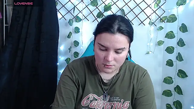 Snapshot of Nika_1_ chatting on June 30, 12:44 am Nika 1 online show from June 30, 12:44 am