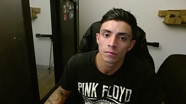 Snapshot of kv___xxx_ chatting on April 24, 10:45 pm kv xxx online show from April 24, 10:45 pm