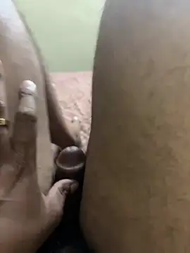 Snapshot of cum4mheaven chatting on December 2, 9:24 am cum4mheaven online show from December 2, 9:24 am