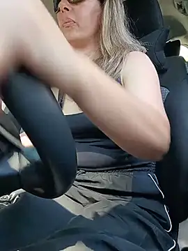 Snapshot of uber_babe chatting on May 15, 10:44 am uber babe online show from May 15, 10:44 am