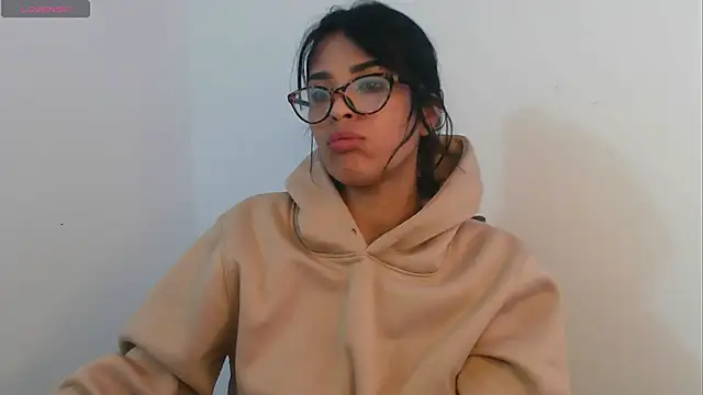 Snapshot of AlessiaVal_ chatting on February 8, 10:08 pm AlessiaVal online show from February 8, 10:08 pm