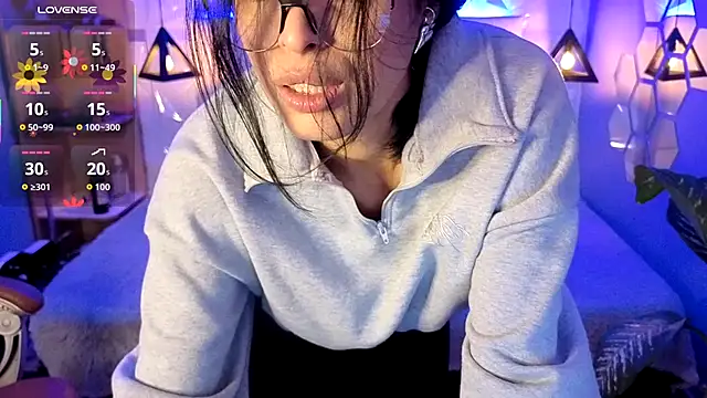 AlessiaVal  online show from November 28, 3:14 pm