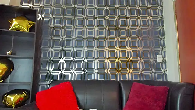 yulianademond66 online show from March 14, 9:21 pm