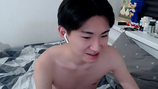 Miram Yu online show from May 3, 7:53 pm