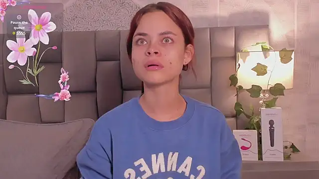 Snapshot of HannaRhodes chatting on February 8, 2:05 pm HannaRhodes online show from February 8, 2:05 pm