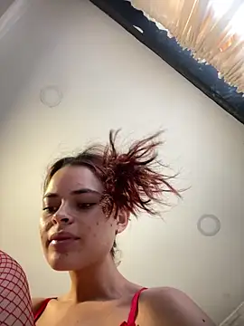 Snapshot of HannaRhodes chatting on February 14, 1:29 pm HannaRhodes online show from February 14, 1:29 pm