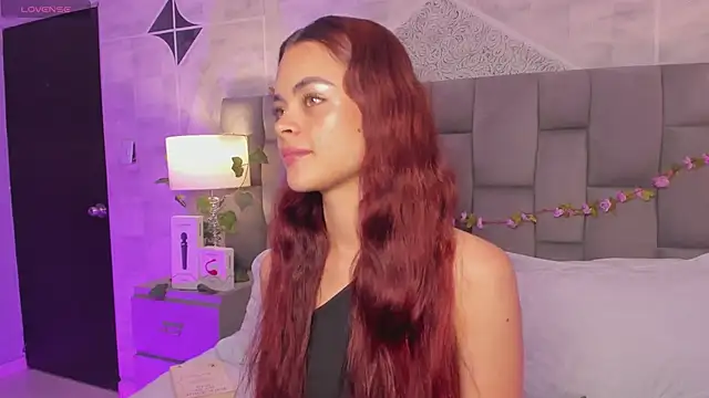 Snapshot of HannaRhodes chatting on February 27, 2:00 pm HannaRhodes online show from February 27, 2:00 pm