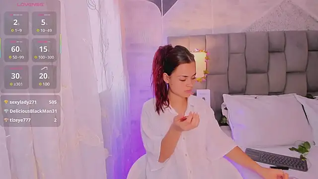 Snapshot of HannaRhodes chatting on March 21, 1:56 pm HannaRhodes online show from March 21, 1:56 pm