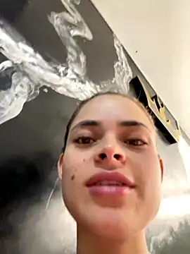 Snapshot of HannaRhodes chatting on September 9, 2:38 pm HannaRhodes online show from September 9, 2:38 pm