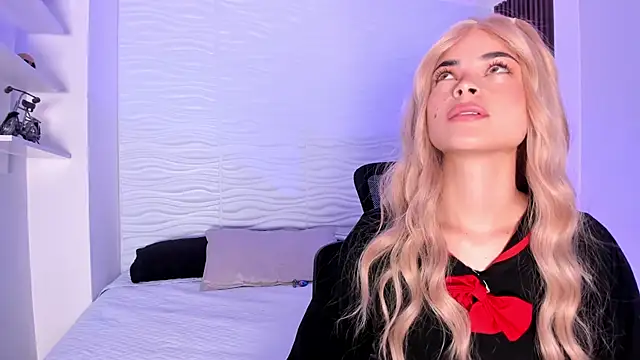 Snapshot of HannaRhodes chatting on September 17, 2:19 pm HannaRhodes online show from September 17, 2:19 pm