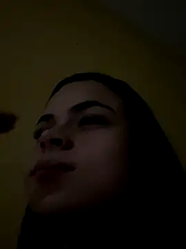 Snapshot of HannaRhodes chatting on October 14, 3:51 am HannaRhodes online show from October 14, 3:51 am