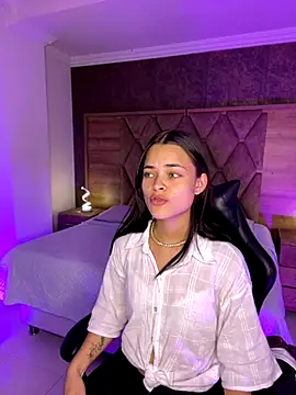 Snapshot of HannaRhodes chatting on October 24, 3:08 pm HannaRhodes online show from October 24, 3:08 pm