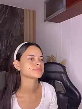 Snapshot of HannaRhodes chatting on October 26, 12:55 pm HannaRhodes online show from October 26, 12:55 pm