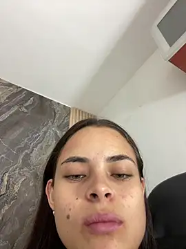 Snapshot of HannaRhodes chatting on October 28, 2:20 pm HannaRhodes online show from October 28, 2:20 pm