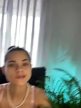 Snapshot of HannaRhodes chatting on November 1, 5:15 pm HannaRhodes online show from November 1, 5:15 pm