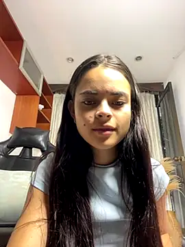 Snapshot of HannaRhodes chatting on November 9, 11:41 am HannaRhodes online show from November 9, 11:41 am