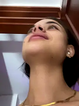 Snapshot of HannaRhodes chatting on November 23, 12:27 pm HannaRhodes online show from November 23, 12:27 pm