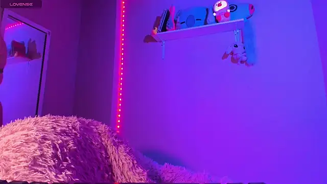 MadelineBenet online show from February 6, 5:25 am