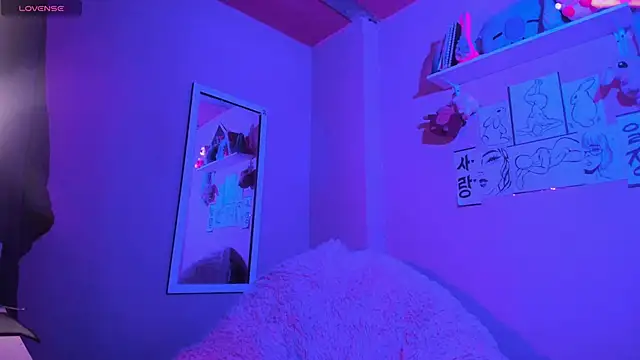 MadelineBenet online show from February 26, 6:47 am