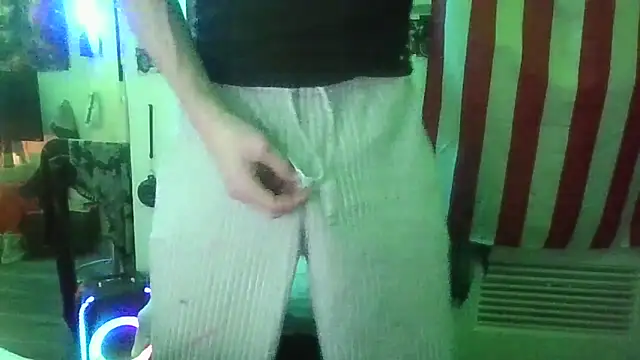 Snapshot of Undercover_Pornstar chatting on March 30, 1:39 am Undercover Pornstar online show from March 30, 1:39 am