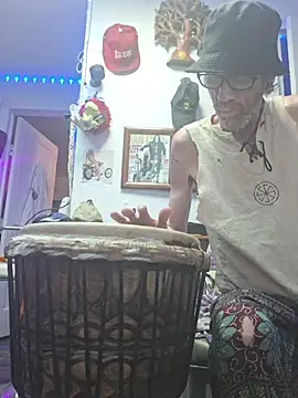 Snapshot of Undercover_Pornstar chatting on April 5, 10:51 pm Undercover Pornstar online show from April 5, 10:51 pm